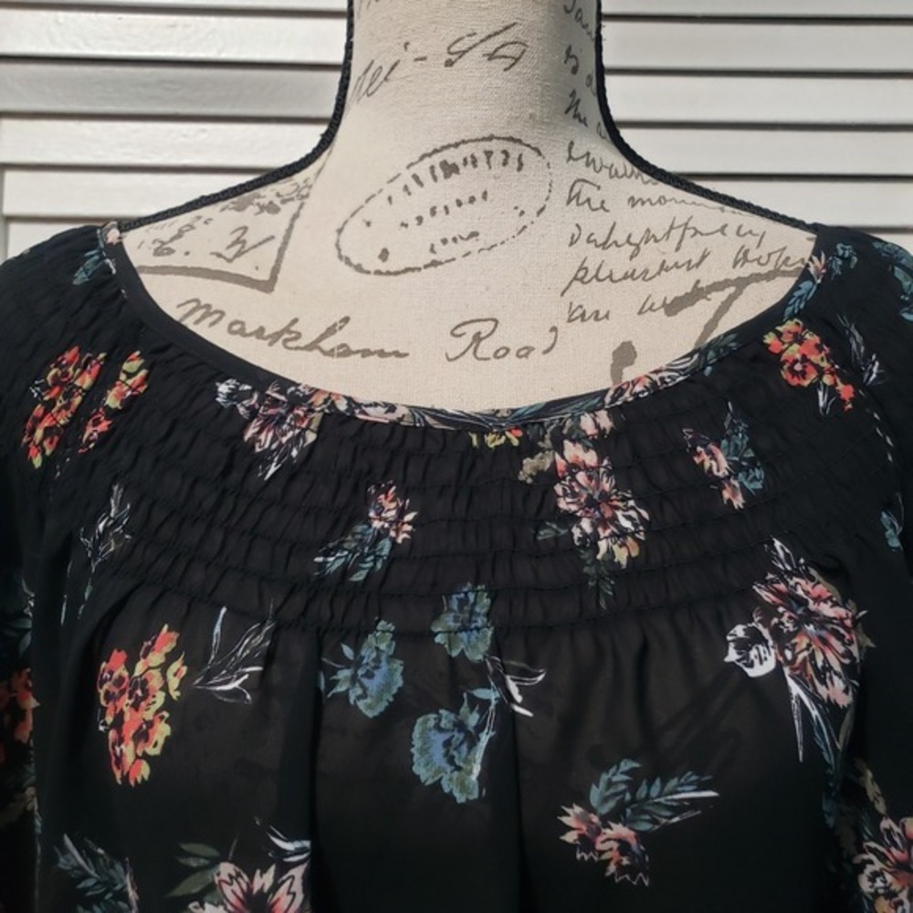 Knox Rose Semi Sheer Boho Blouse Women's XS Floral 3/4 Sleeve Smocked Neckline - Picture 2 of 9